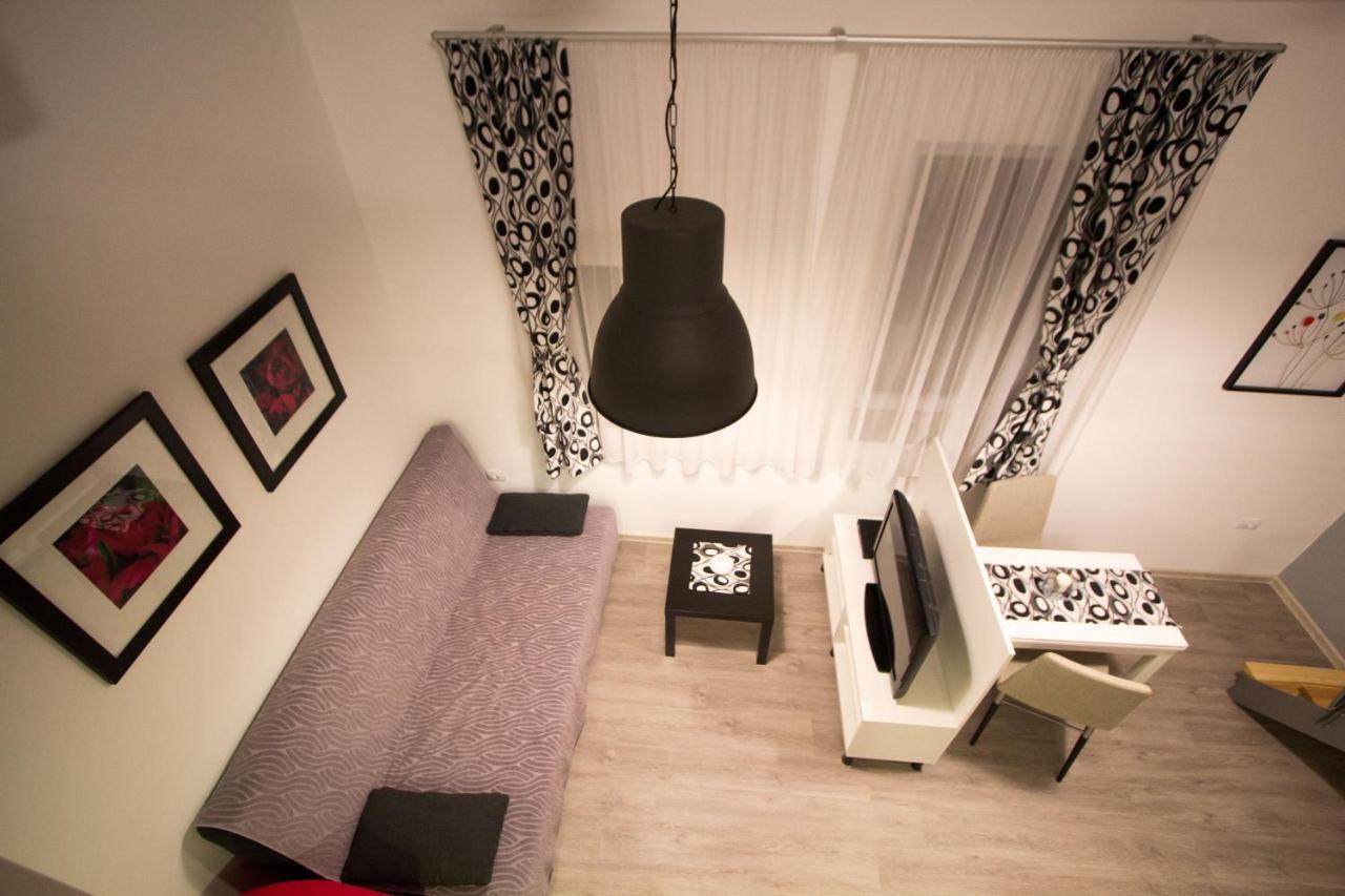 Downtown Apartments Pula Dış mekan fotoğraf