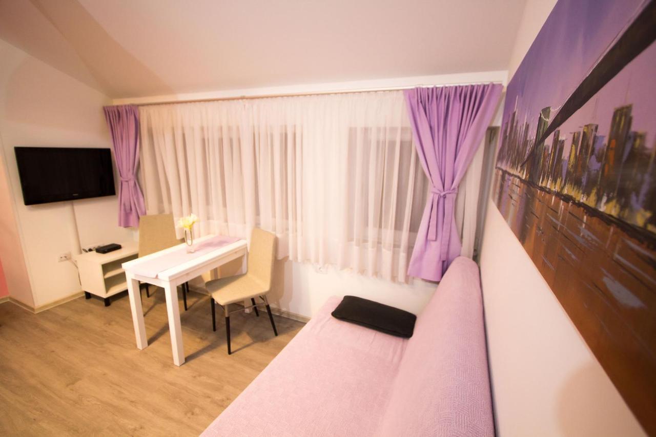 Downtown Apartments Pula Dış mekan fotoğraf